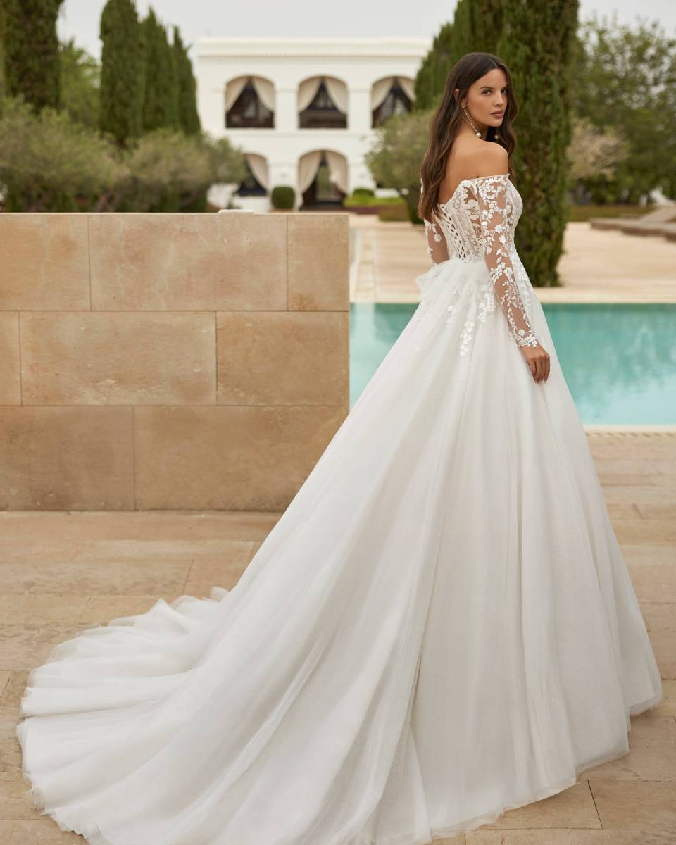 Dos de la robe de mariée princesse Silvana Adriana Alier