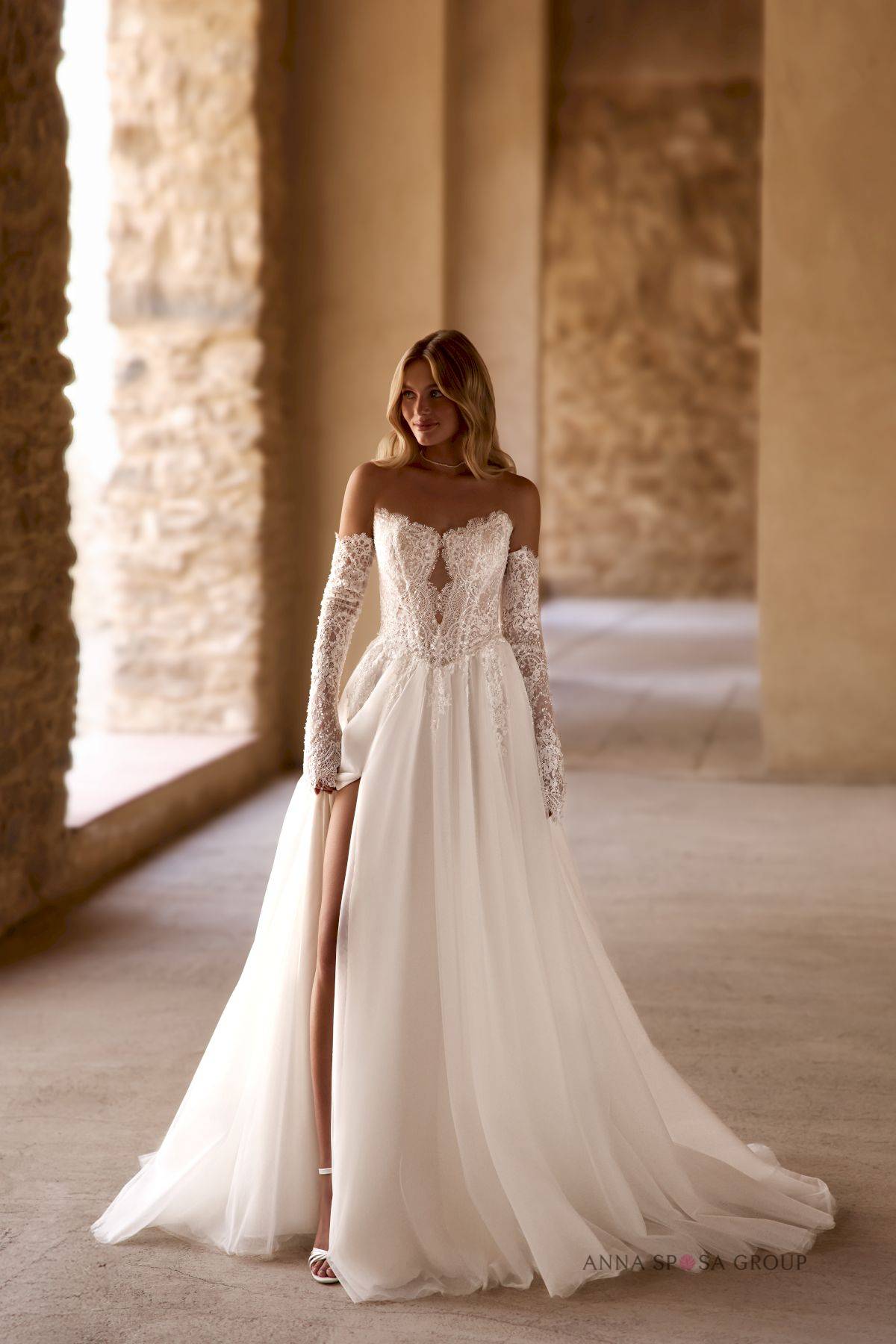 Devant de la robe de mariée princesse Forutina