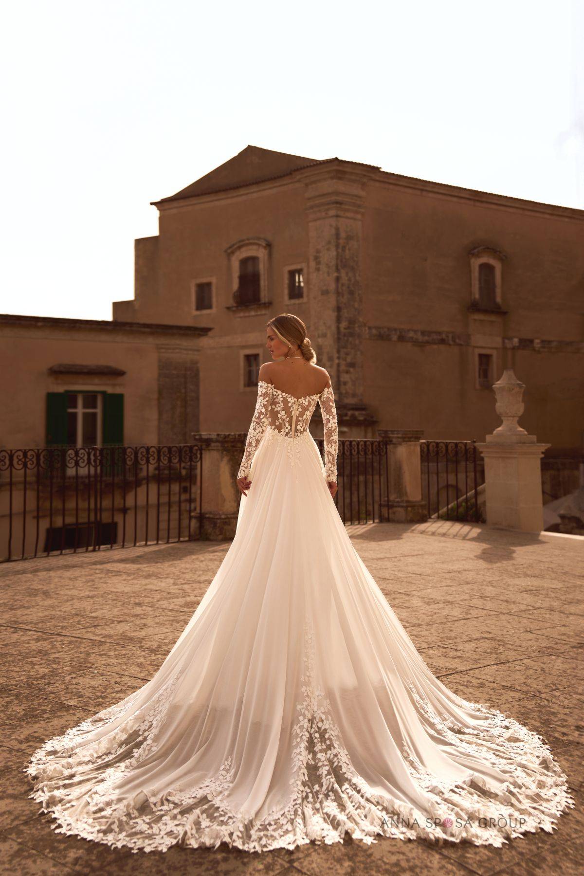 Dos de la robe de mariée bohème-chic Zhadanna 