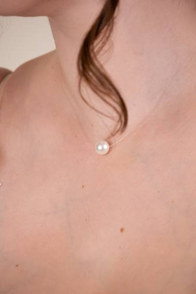 Parure collier et boucles d'oreilles de mariée perle nacrée