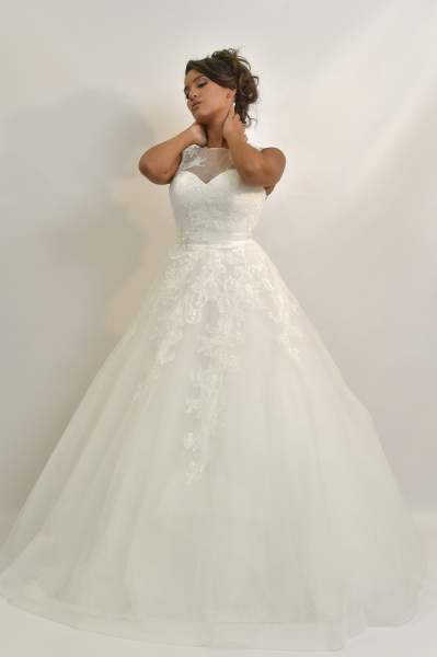 Acheter robe de mariée bijou perle voilage décolleté dos Toulouse