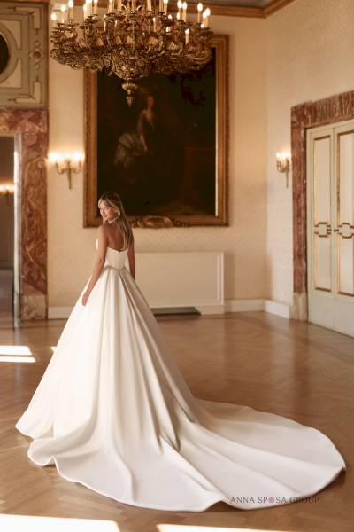 Yaroslava : robe de mariée minimaliste