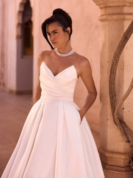 Robe de mariée minimaliste Kamala Bianco Evento